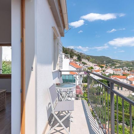 Brand New Apt W Balcony & Perfect Seaview At Center フヴァル エクステリア 写真