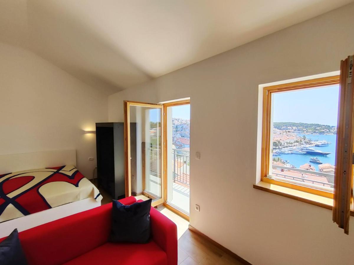 Brand New Apt W Balcony & Perfect Seaview At Center フヴァル エクステリア 写真