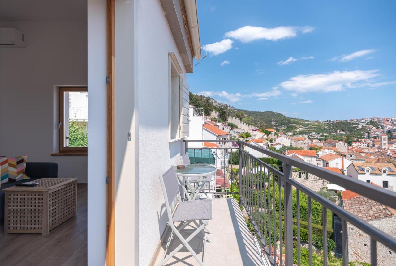 Brand New Apt W Balcony & Perfect Seaview At Center フヴァル エクステリア 写真