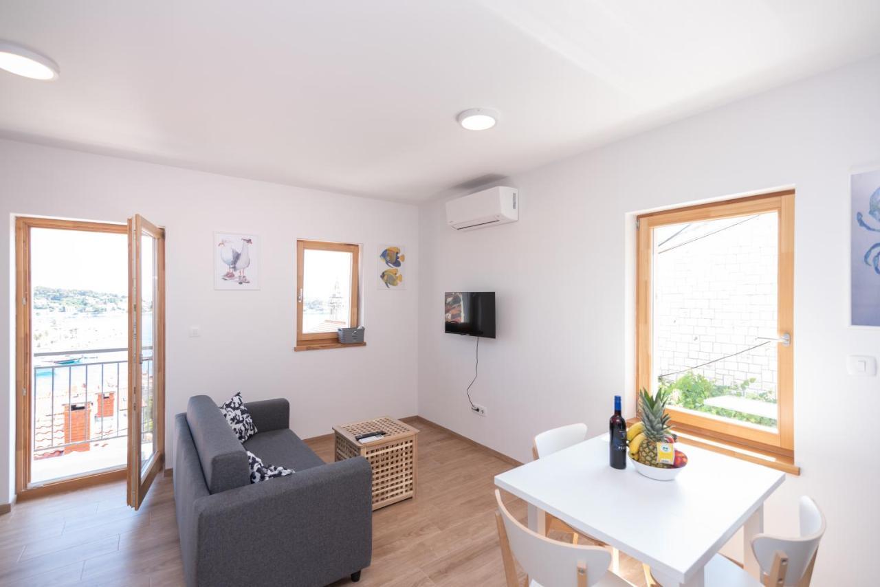 Brand New Apt W Balcony & Perfect Seaview At Center フヴァル エクステリア 写真
