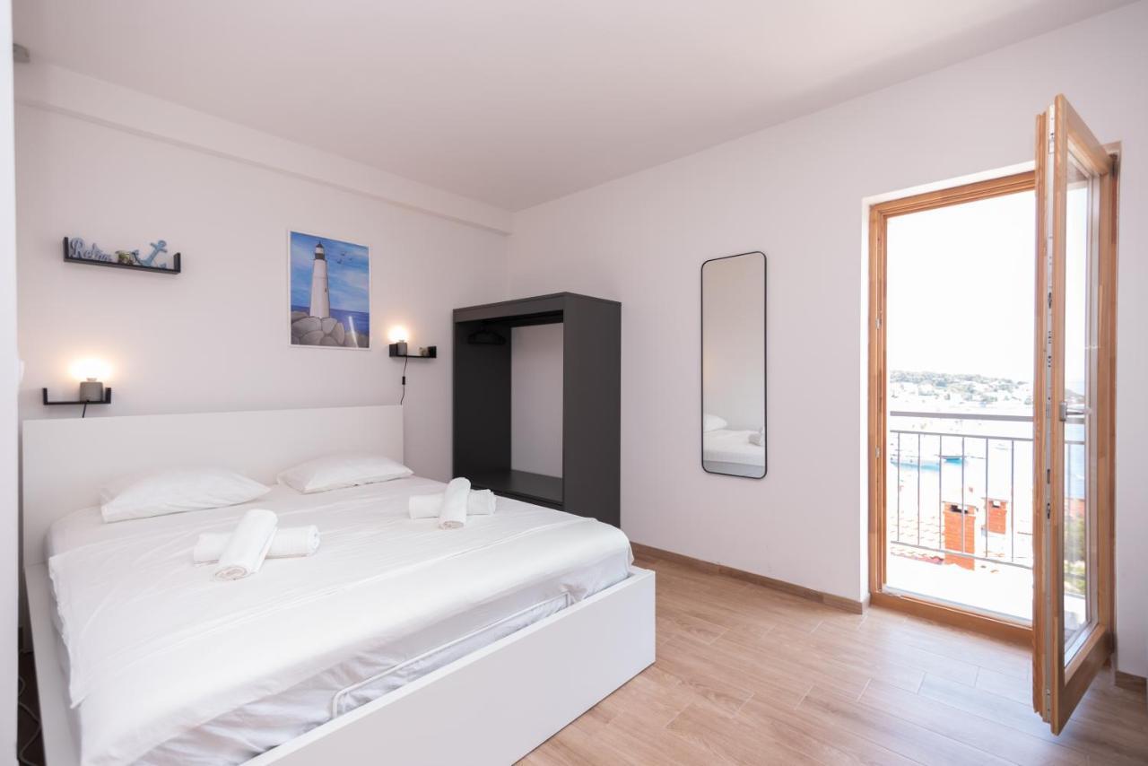 Brand New Apt W Balcony & Perfect Seaview At Center フヴァル エクステリア 写真