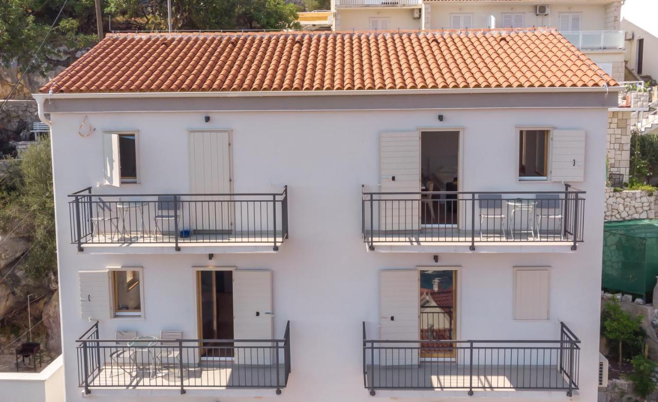 Brand New Apt W Balcony & Perfect Seaview At Center フヴァル エクステリア 写真