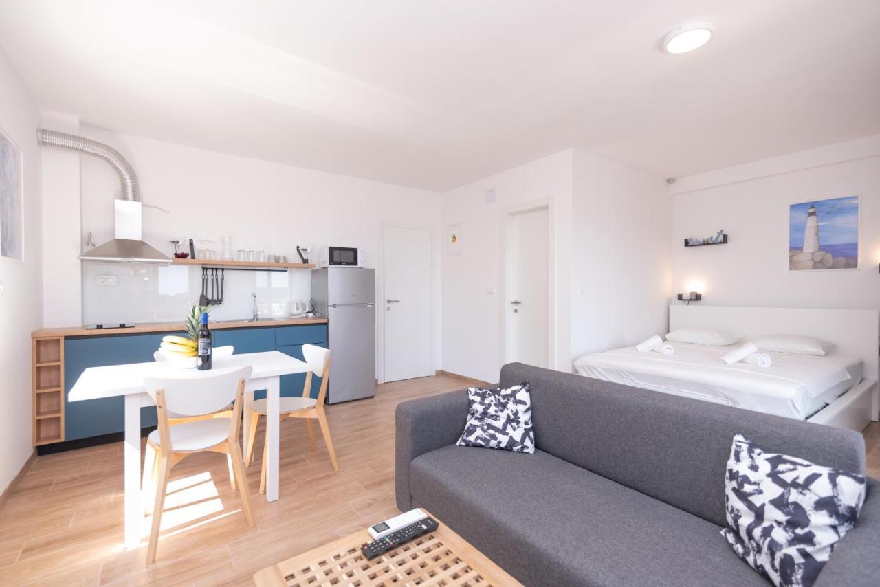 Brand New Apt W Balcony & Perfect Seaview At Center フヴァル エクステリア 写真